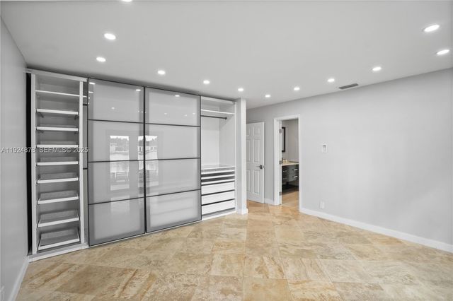 19911 SW 82nd Pl, Cutler Bay, FL 33189