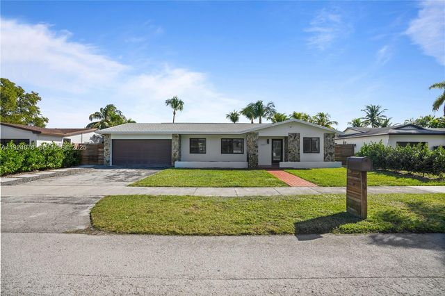 19911 SW 82nd Pl, Cutler Bay, FL 33189