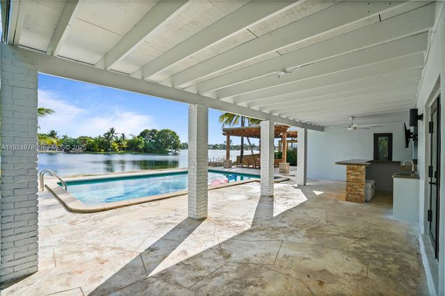 19911 SW 82nd Pl, Cutler Bay, FL 33189