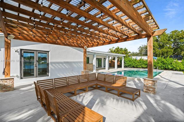 19911 SW 82nd Pl, Cutler Bay, FL 33189