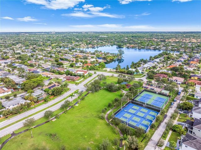 19911 SW 82nd Pl, Cutler Bay, FL 33189