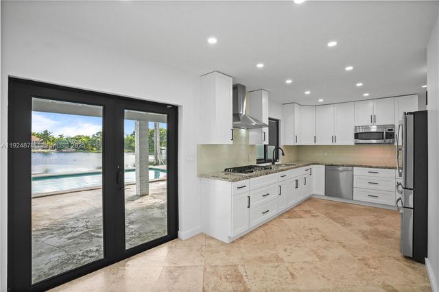 19911 SW 82nd Pl, Cutler Bay, FL 33189