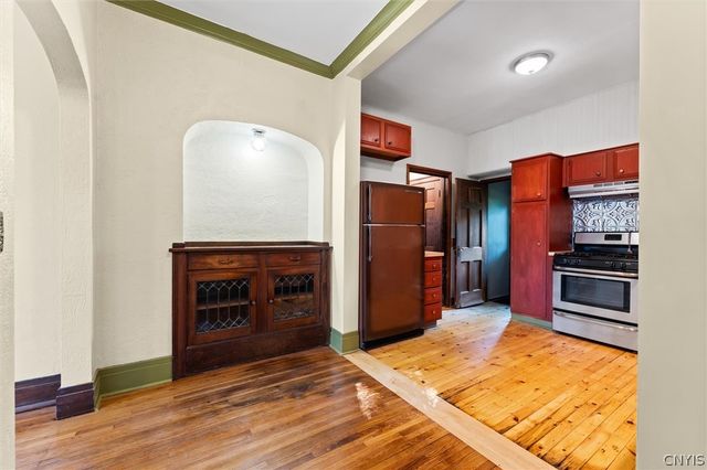 303 Barrington Road 5, Syracuse, NY 13214