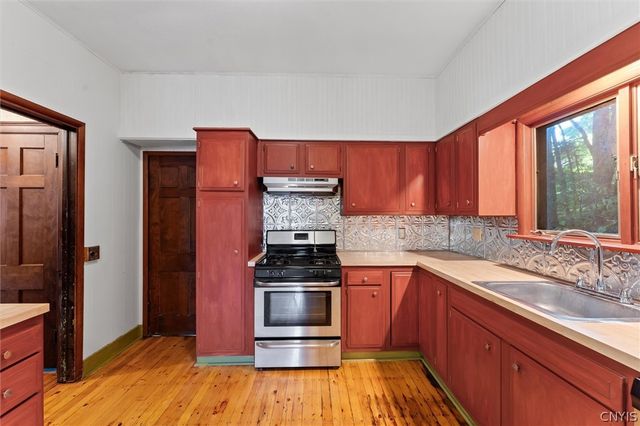 303 Barrington Road 5, Syracuse, NY 13214