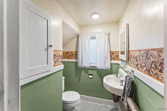 303 Barrington Road 5, Syracuse, NY 13214
