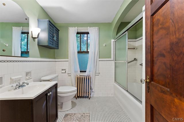 303 Barrington Road 5, Syracuse, NY 13214