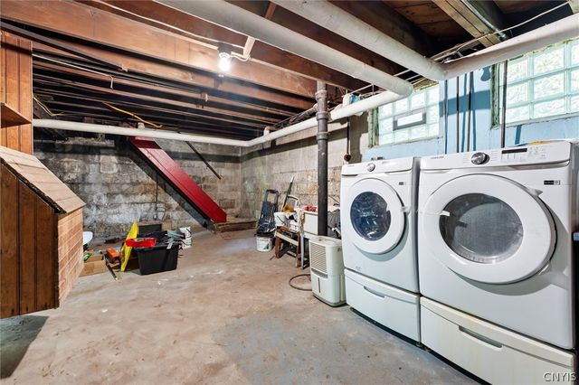 303 Barrington Road 5, Syracuse, NY 13214