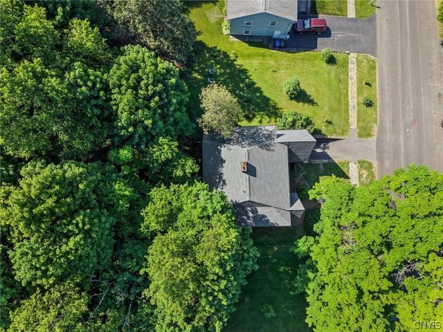 303 Barrington Road 5, Syracuse, NY 13214