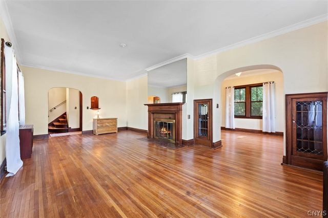 303 Barrington Road 5, Syracuse, NY 13214