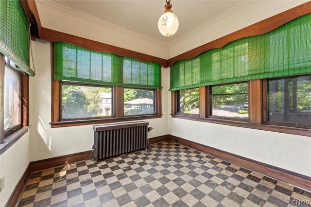 303 Barrington Road 5, Syracuse, NY 13214