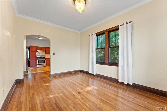 303 Barrington Road 5, Syracuse, NY 13214