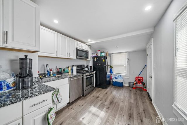 44 state Street, East Orange, NJ 07017