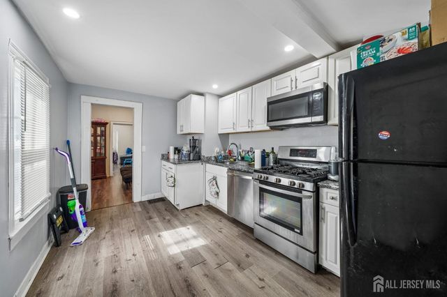 44 state Street, East Orange, NJ 07017