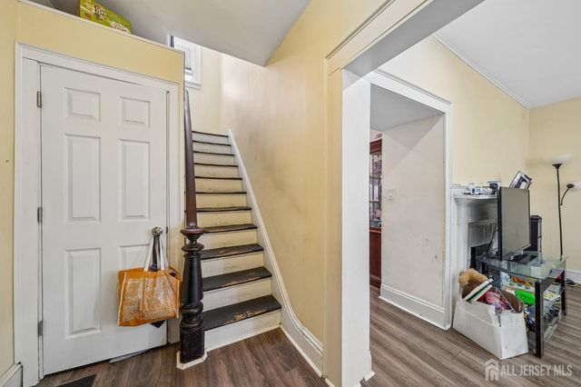 44 state Street, East Orange, NJ 07017