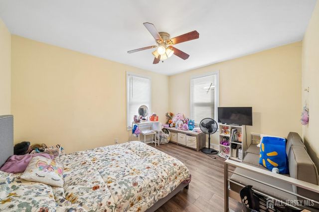 44 state Street, East Orange, NJ 07017