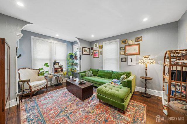 44 state Street, East Orange, NJ 07017