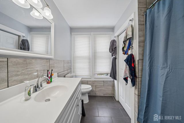 44 state Street, East Orange, NJ 07017