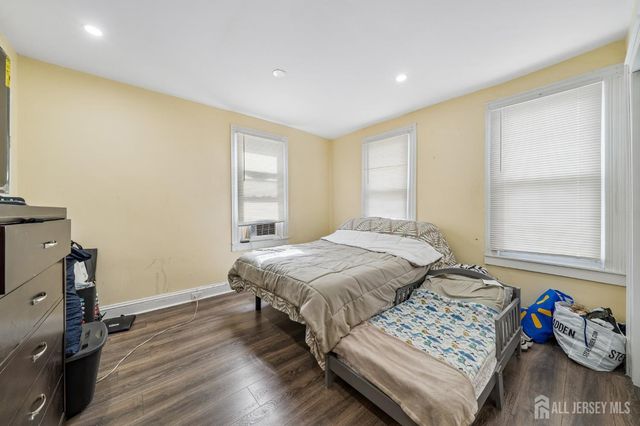 44 state Street, East Orange, NJ 07017