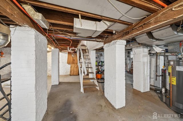 44 state Street, East Orange, NJ 07017