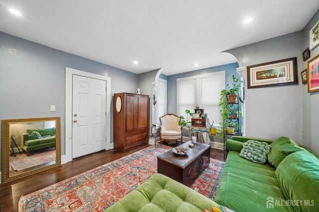 44 state Street, East Orange, NJ 07017