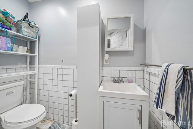 44 state Street, East Orange, NJ 07017