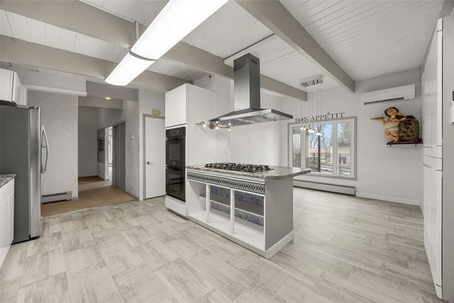 1945 30th St Dr SE, Cedar Rapids, IA 52403