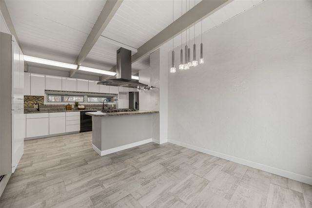 1945 30th St Dr SE, Cedar Rapids, IA 52403