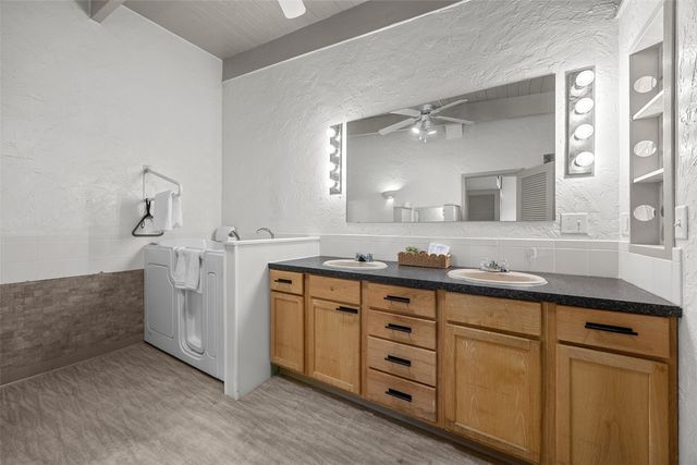 1945 30th St Dr SE, Cedar Rapids, IA 52403