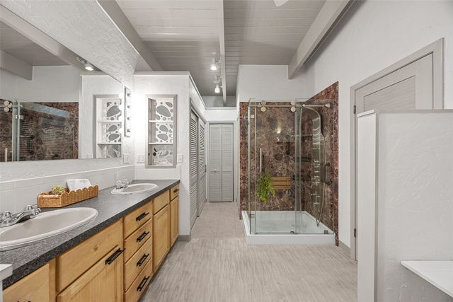 1945 30th St Dr SE, Cedar Rapids, IA 52403