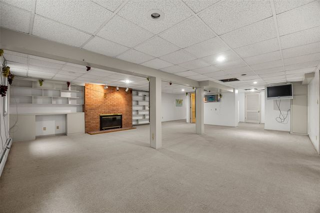 1945 30th St Dr SE, Cedar Rapids, IA 52403