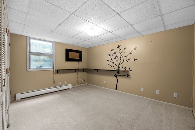 1945 30th St Dr SE, Cedar Rapids, IA 52403