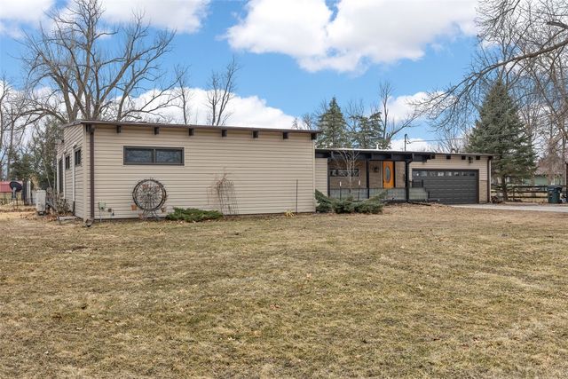 1945 30th St Dr SE, Cedar Rapids, IA 52403