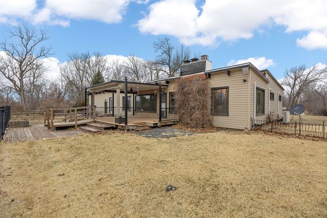 1945 30th St Dr SE, Cedar Rapids, IA 52403