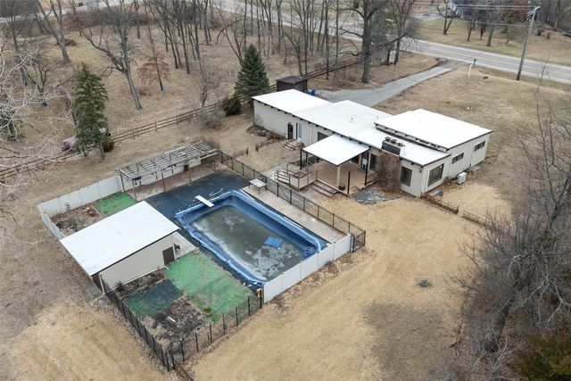 1945 30th St Dr SE, Cedar Rapids, IA 52403