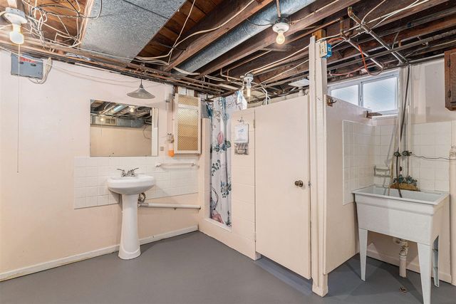 1345 Hendrick Road, Norton Shores, MI 49441