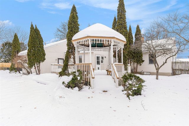 1345 Hendrick Road, Norton Shores, MI 49441