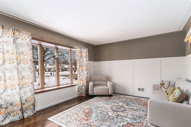 1345 Hendrick Road, Norton Shores, MI 49441