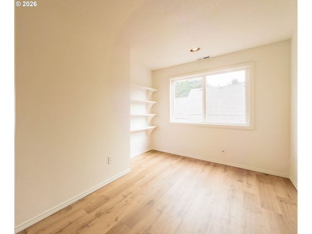 65 SIJOTA St, Gleneden Beach, OR 97388