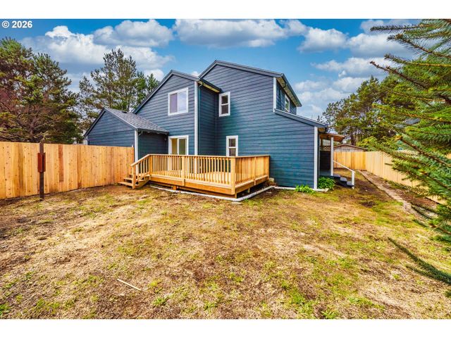 65 SIJOTA St, Gleneden Beach, OR 97388