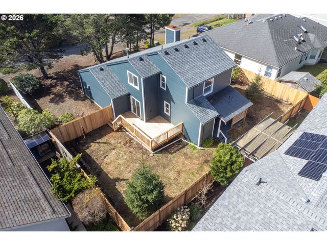 65 SIJOTA St, Gleneden Beach, OR 97388
