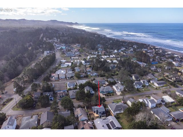 65 SIJOTA St, Gleneden Beach, OR 97388