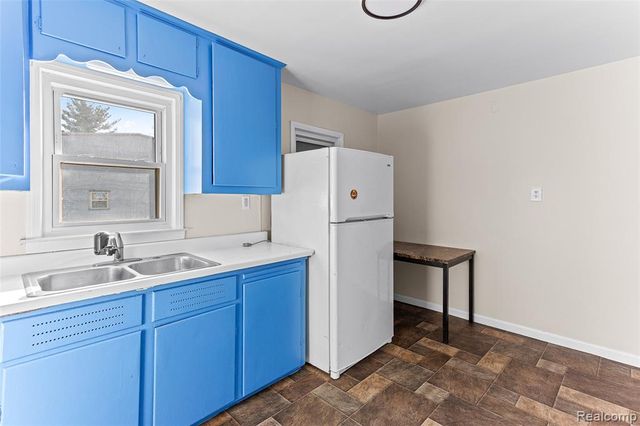 4429 Croissant Street, Dearborn Heights, MI 48125