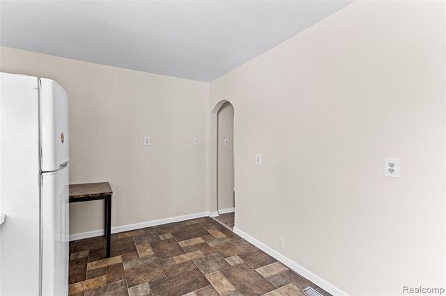 4429 Croissant Street, Dearborn Heights, MI 48125