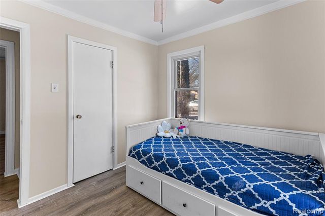 4429 Croissant Street, Dearborn Heights, MI 48125