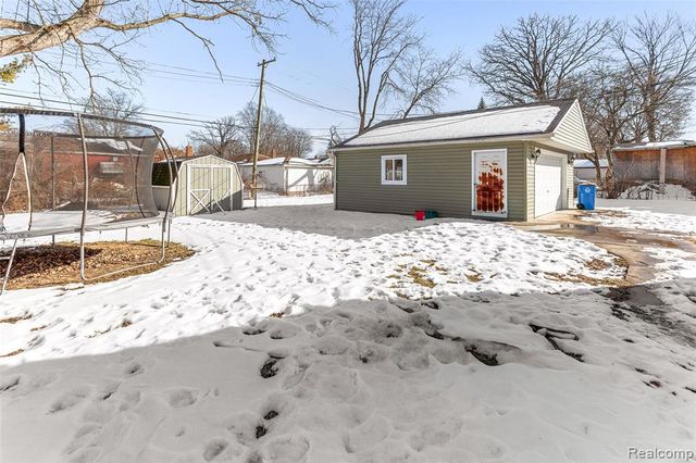 4429 Croissant Street, Dearborn Heights, MI 48125