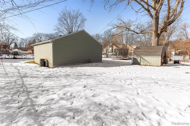 4429 Croissant Street, Dearborn Heights, MI 48125