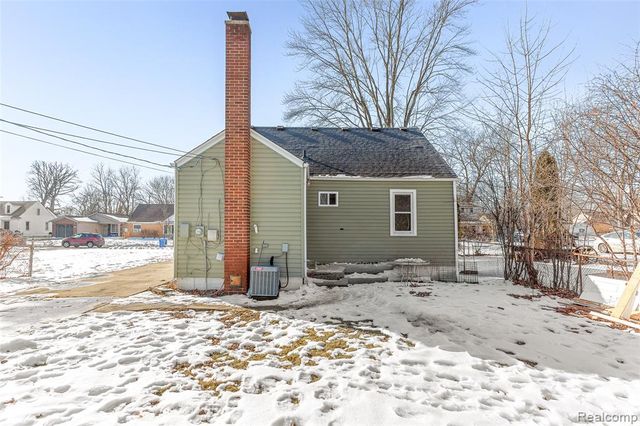 4429 Croissant Street, Dearborn Heights, MI 48125