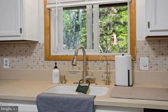 635 PATRIOT LN, Pocono Summit, PA 18346