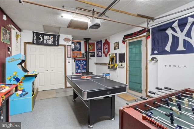 635 PATRIOT LN, Pocono Summit, PA 18346