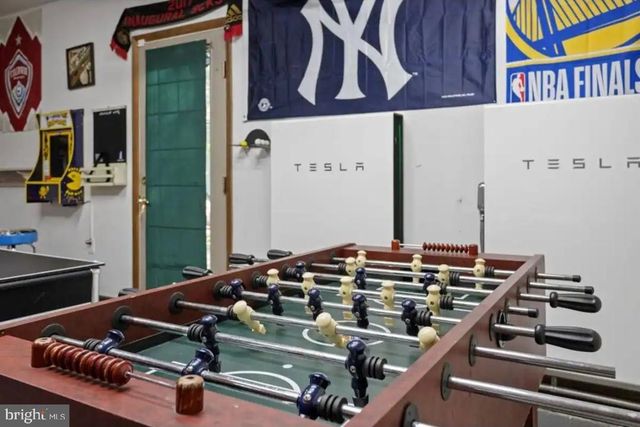 635 PATRIOT LN, Pocono Summit, PA 18346